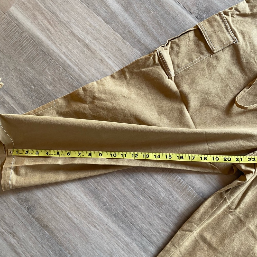 Agnes Orinda Women’s Cargo Crop Pants - Picture 4 of 5